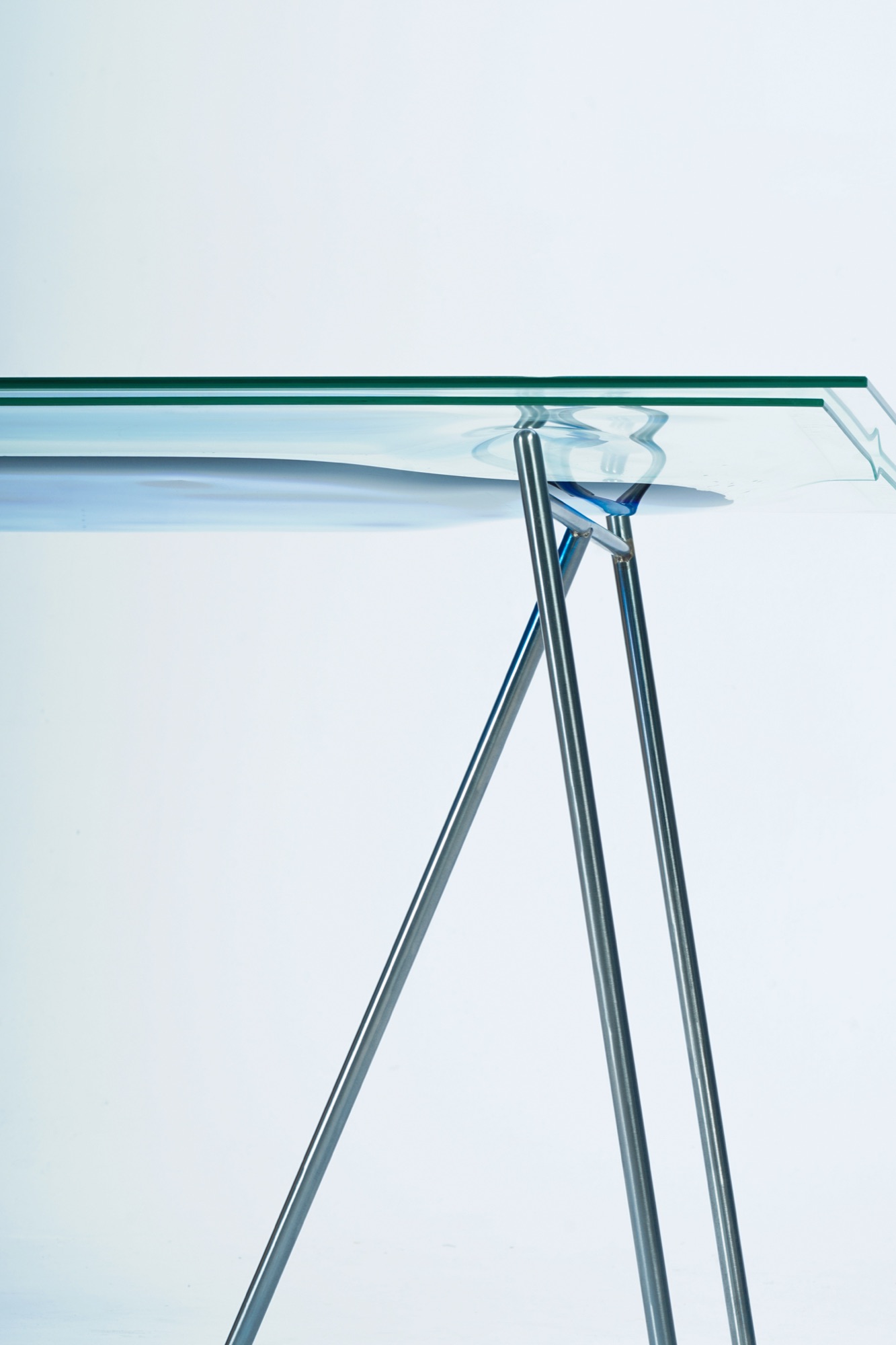 sensitive surface — liquid-filled table registering vibrations